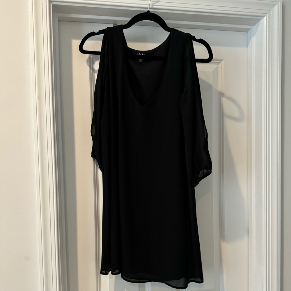 Barely worn Beautiful black lulus dress!